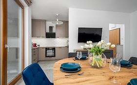 Kasprzaka 29A Separate Bedroom Free Garage By Perfect Apart